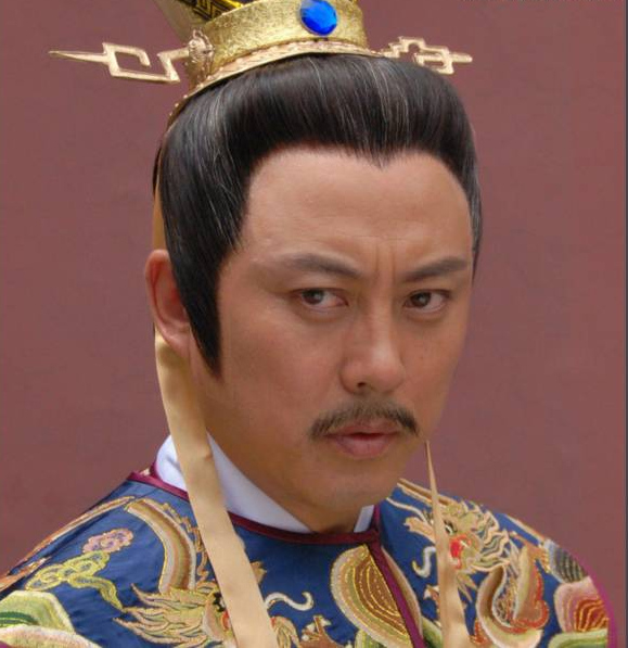 期间高宏亮也遇到与自己相伴一生的人,他的妻子是剧组的化妆师胡焰,而