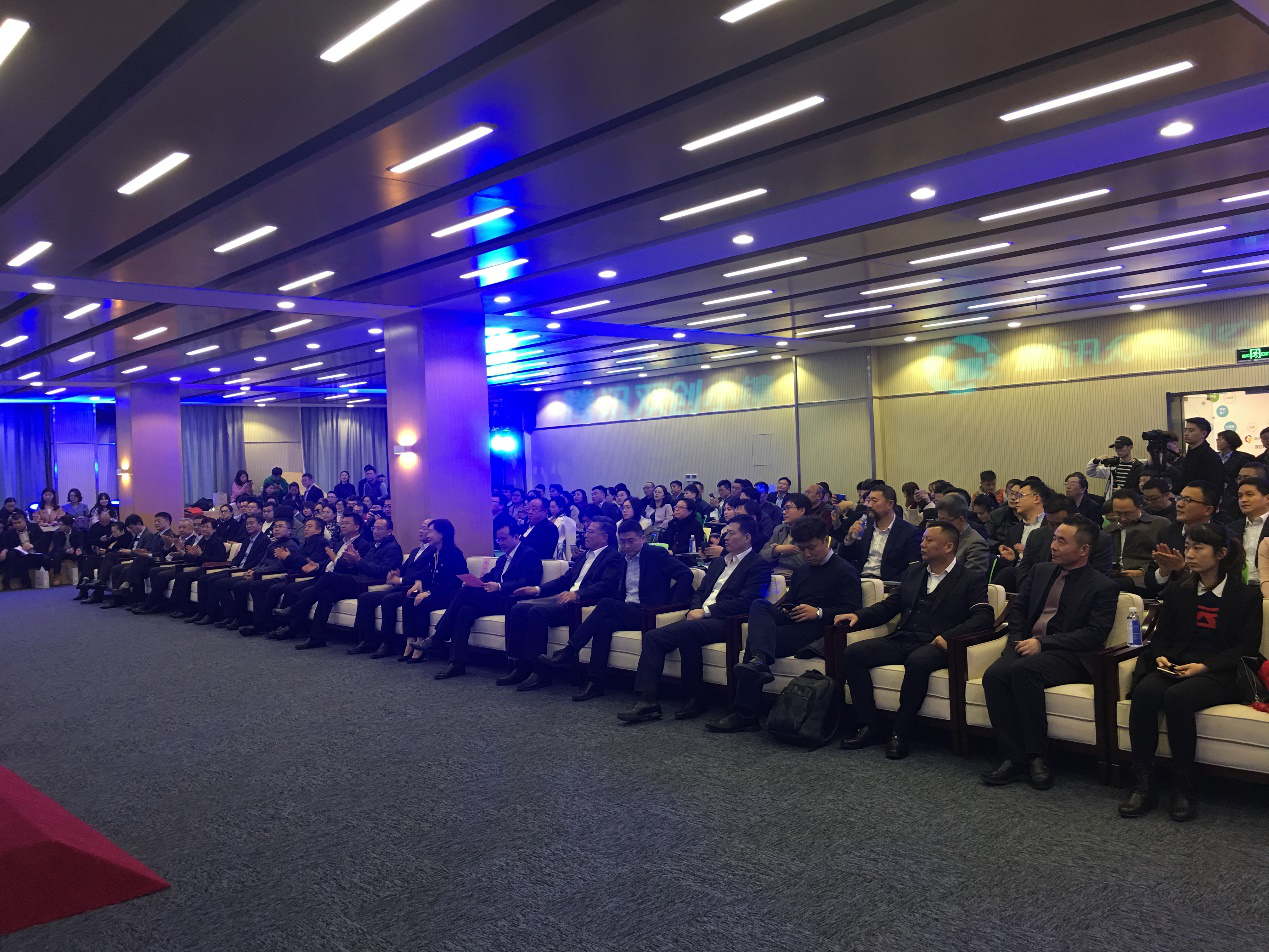 腾讯双创小镇及腾讯众创空间企业签约现场