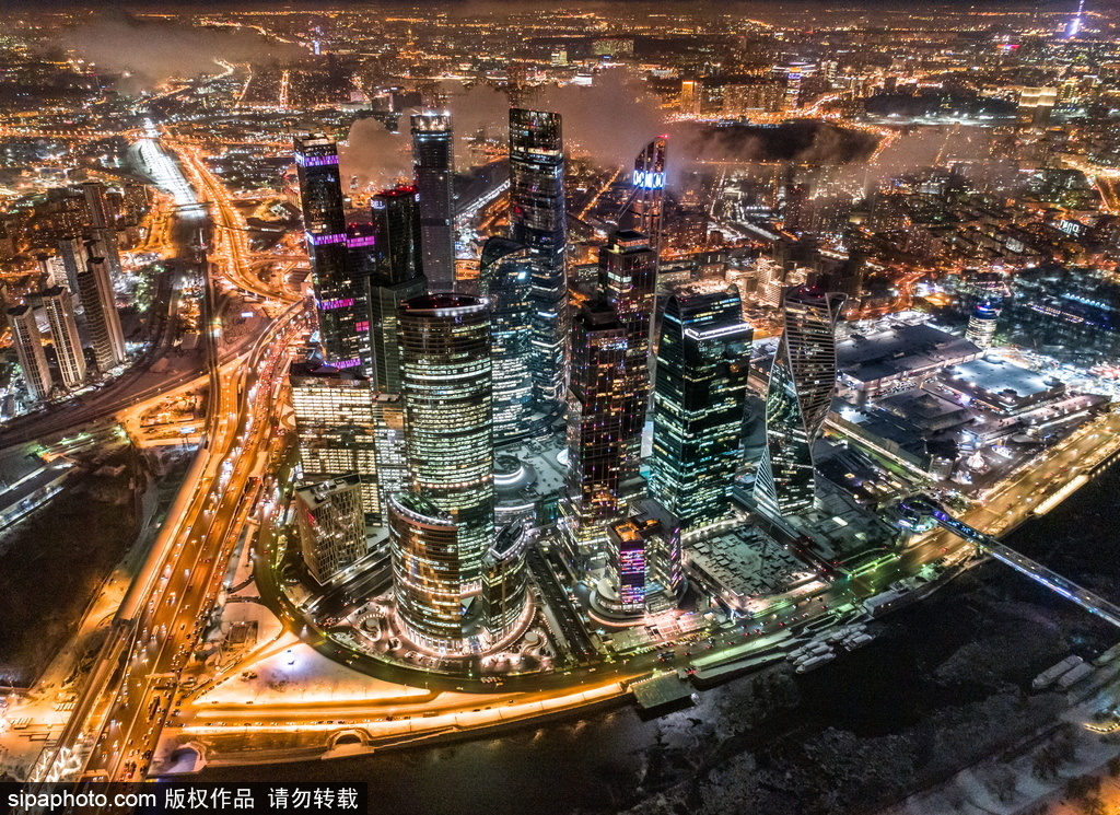 灯火璀璨 俯瞰莫斯科国际商务中心夜景
