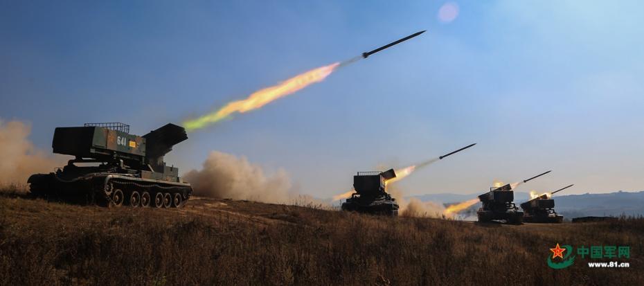 24 第75集团军某合成旅开展一体化协同实兵实弹对抗演练