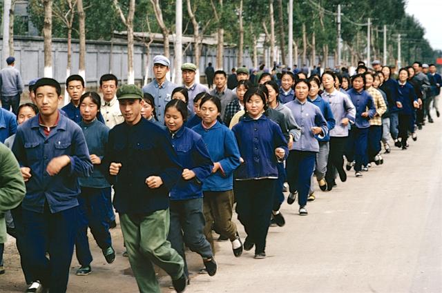 1973年的中国70年代人们原来这样生活平凡朴实的生活让人怀念