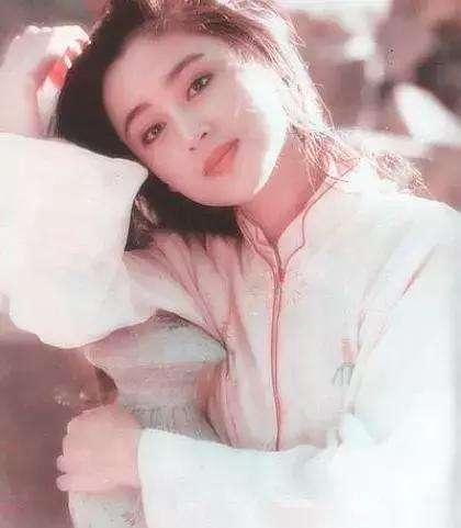 看到王菲和陈红这样的风华绝代，不知道网友们心中的女神是哪一位呢？