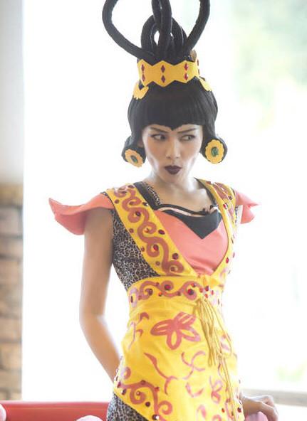 百变女王刘涛，告诉你一个女人的最美姿态是什么，网友：想娶回家！刘涛真是幽默，还模仿葫芦娃。