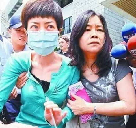 只是谁又能想到曾经的“平民天后”却成了如今的“贫民天后”，所以说，命运，总是让人捉摸不透。