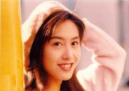 朱茵的身高只有153cm，只是因为朱茵的颜值太高，大家把注意力全放在了她的脸上。