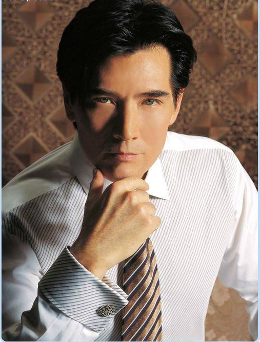 费翔近照曝出面容黝黑满脸胡须网友昔日男神哪去了