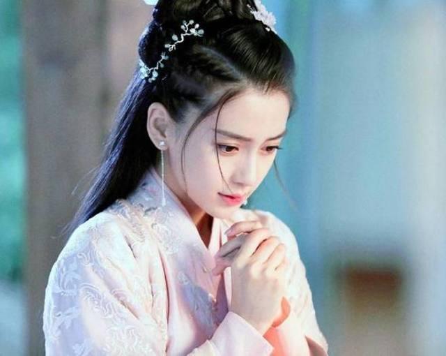 杨颖演技懒得吐槽她了,不过颜值还是在线的!