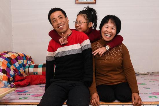 老公没有双臂老婆没有双腿 网友却很羡慕他们(图)