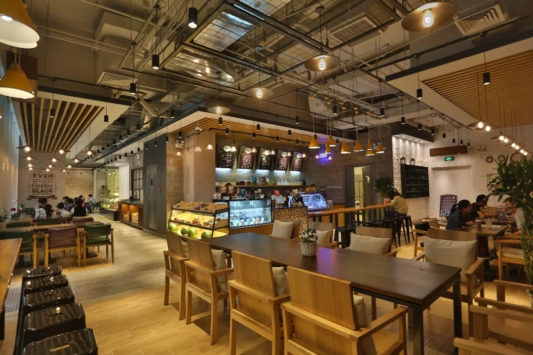 百度员工上班还玩滑梯?网友:太幸福了