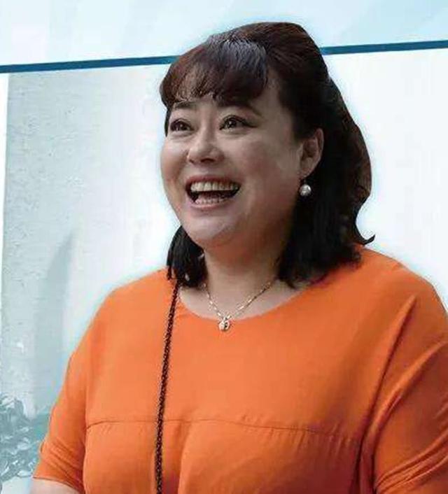 大家可能不太熟悉,但是对于这张面孔肯定很熟悉,她在金婚里演高淑贞