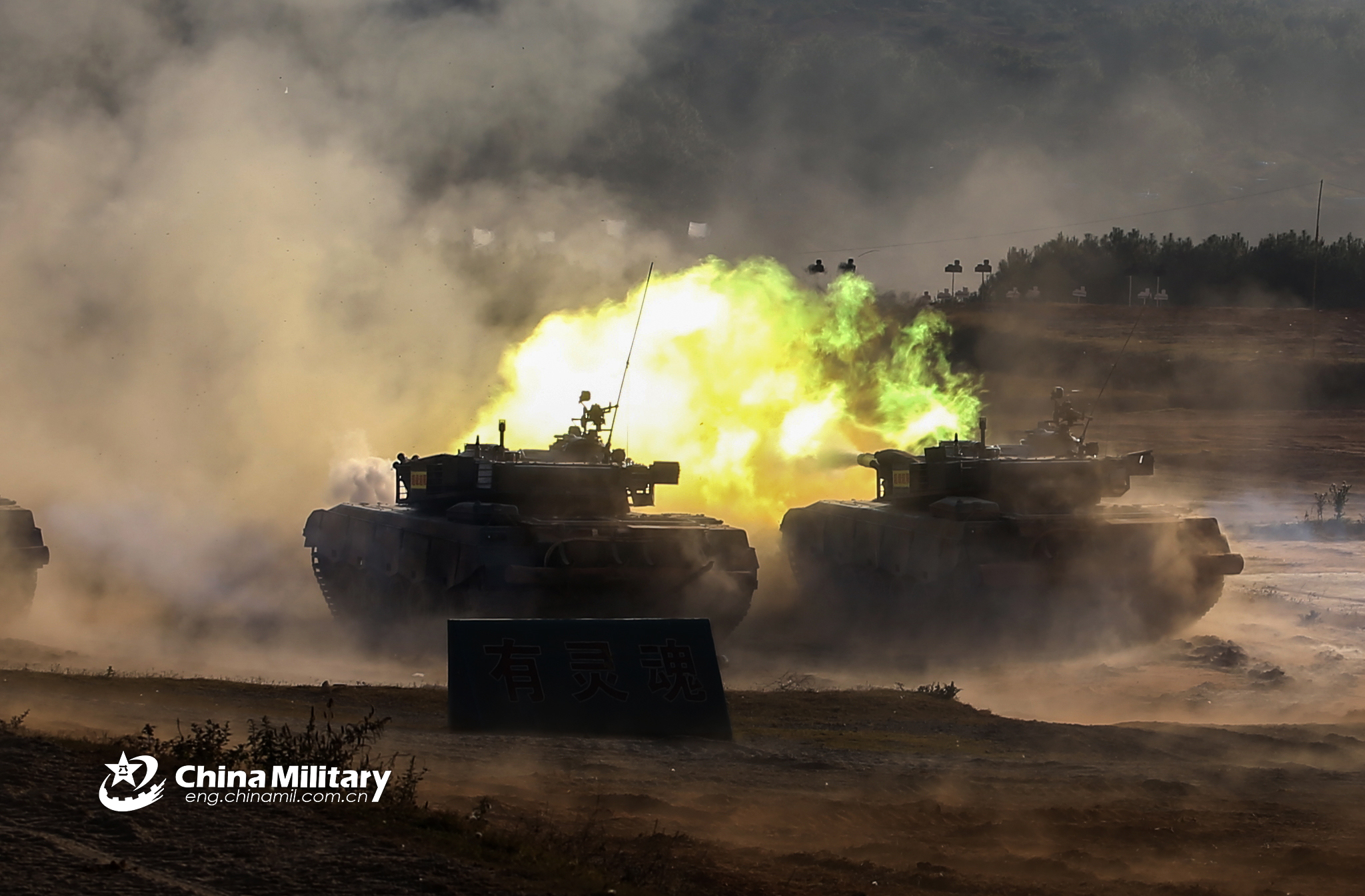 陆军第75集团军某合成旅在滇西某生疏地域组织开展一体化协同红蓝实兵