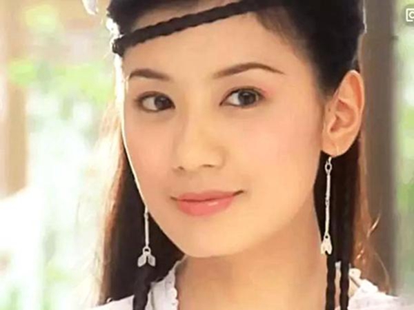 贾静雯在《倚天屠龙记》里饰演的赵敏,一颦一笑足以让人喜爱.