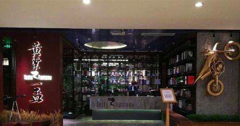 类似的例子，在娱乐圈一抓也是一大把。