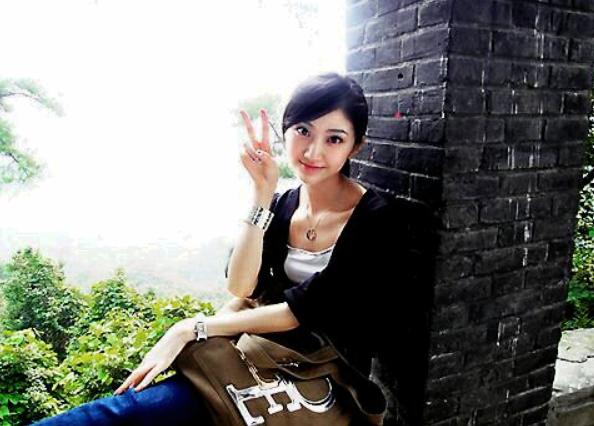 现在发展的越来越好，也是值得咱们祝福的，希望这个正能量的艺人能继续给我们带来好作品吧！