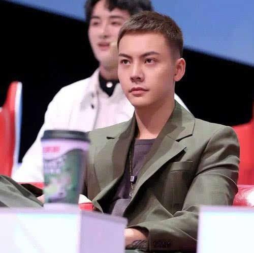 明星扎堆剪短发这些男星的短发让人眼前一亮帅气无比
