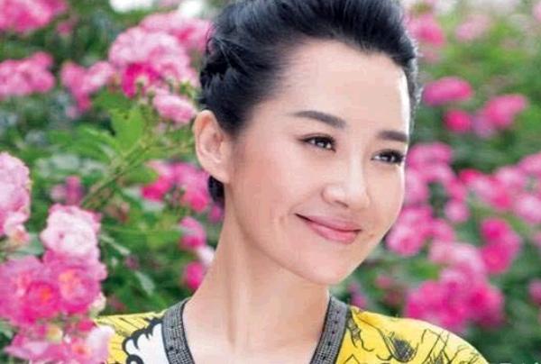 许晴生于北京，中国女演员，1988考入北京电影学院表演系本科班。