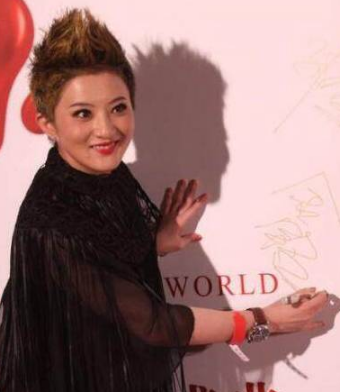 金铭的这身造型怎么样，大家喜欢吗？欢迎在评论区发表你的看法。