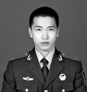 姚为君1994年出生，武警下士警衔，入伍三年来，在本职岗位上兢兢业业、默默奉献，被支队记嘉奖一次。