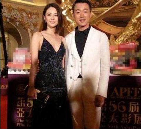 四口之家其乐融融，可以说非常让人羡慕了。