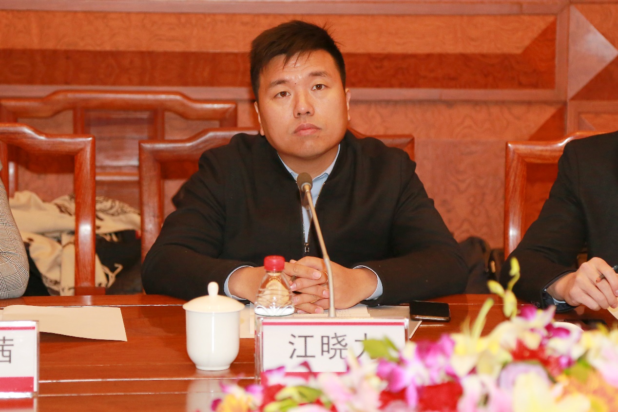 汉能与中商国资签署战略合作 掀起国企民企合作发展新高潮