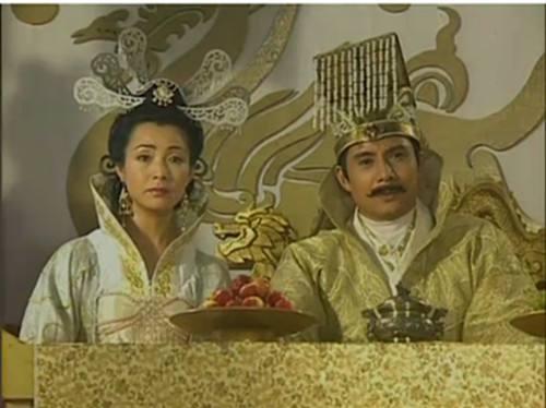 第四个是一位比较年轻的王母。因为这部剧主要讲的是玉帝，所以，王母也就成为了女主角。