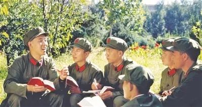 65式军服曾兼做常服和作训服