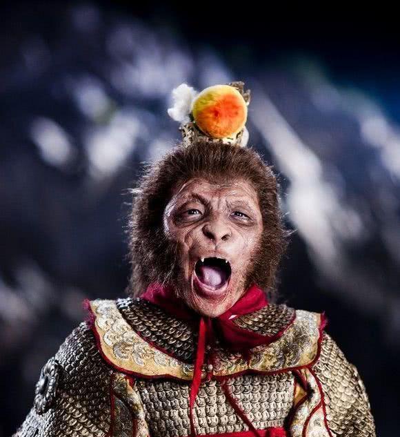 所以总的看来,《西游降魔篇》里的孙悟空凶神恶煞,身材矮小,长相丑陋