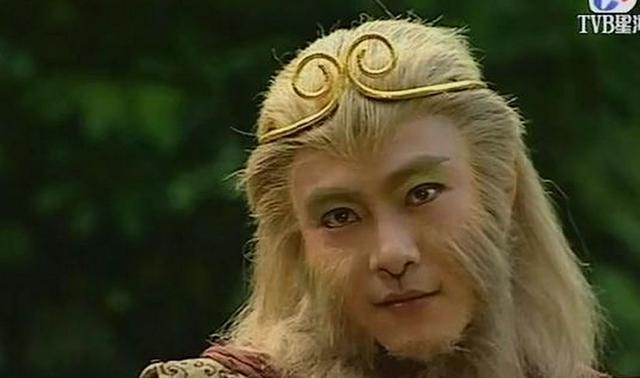 这一版的孙悟空和六小龄童饰演的各具特色,却都深受观众的喜爱.