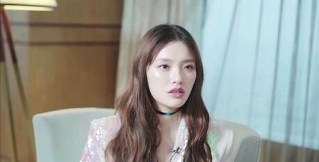 突然想不起林允长什么样子了，回忆一下。