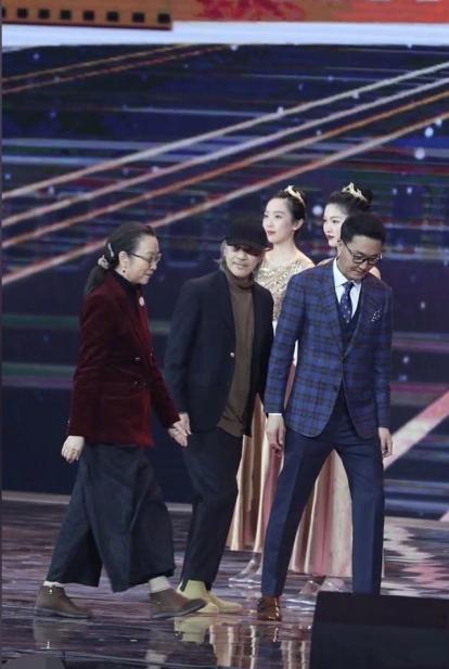 虽然现在的电影能娱乐到孩子们的方式更多，但是很难有当时的感动了，对此你们怎么看呢？