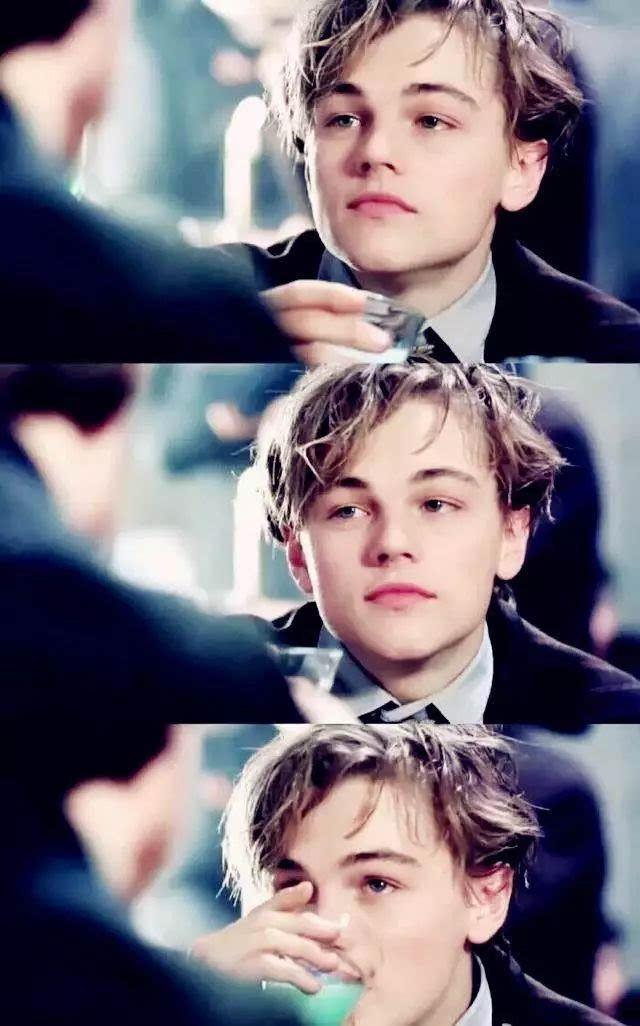 在《罗密欧与朱丽叶》中，一个回眸也曾经撩拨万千少女的心。