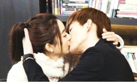 在《新还珠格格》中，赵丽颖和高梓淇吻得很深情啊！