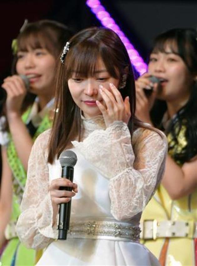 唱哭一群人 指原莉乃宣布单飞后现身再度落泪