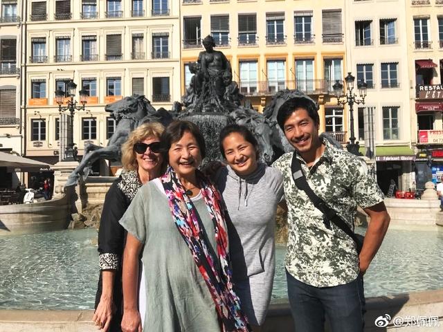 你们觉得郑佩佩年轻的颜值怎么样？