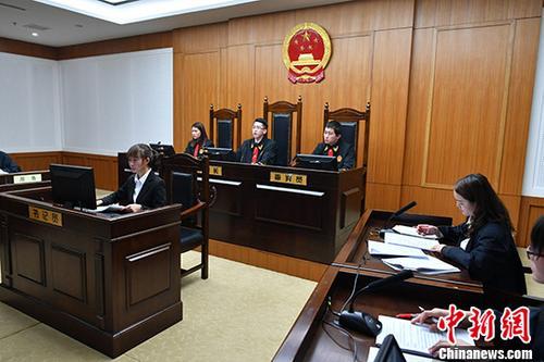 资料图：法庭现场。 中新社记者 任东 摄