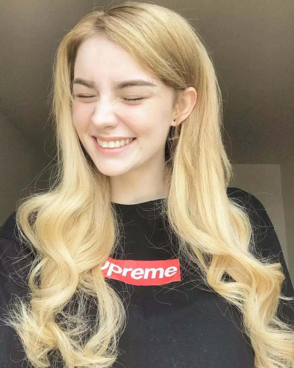 拥有这样魔鬼身材的jessie vard还是一枚