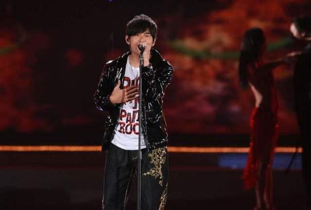 第三、周杰伦式说唱，代表作《龙拳》《忍者》《半岛铁盒》《双节棍》《我的地盘》等。