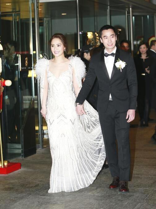 阿娇与赖弘国结婚 婚礼现场换过两次婚纱 阿sa透漏蛋糕价值9万
