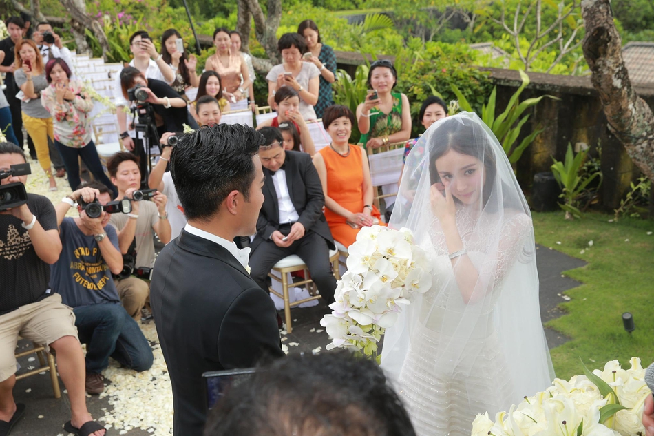 两人于2014年1月8日在巴厘岛大婚。