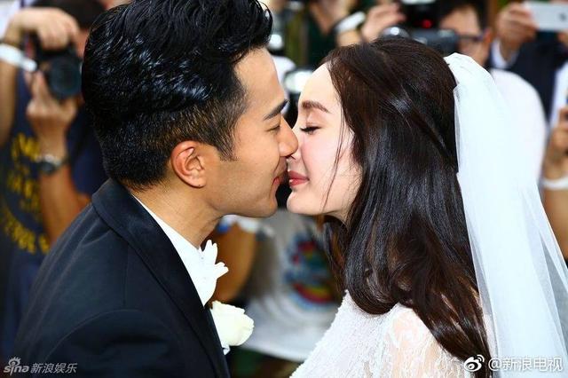 近几年曾多次传出两人离婚的新闻,杨幂工作室昨天还曾通过媒体否认相关传闻。