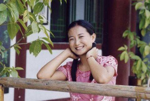 都说胖子是个潜力股，看到年轻时候的贾玲，不得不相信是真的，你觉得年轻时候的贾玲美吗？