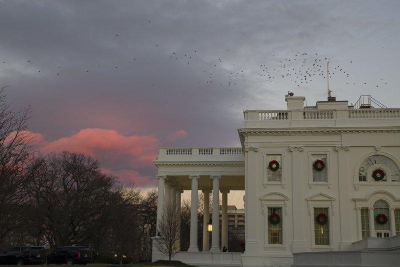 美联邦政府众多部门关闭，图为白宫残阳。(图：美联)
