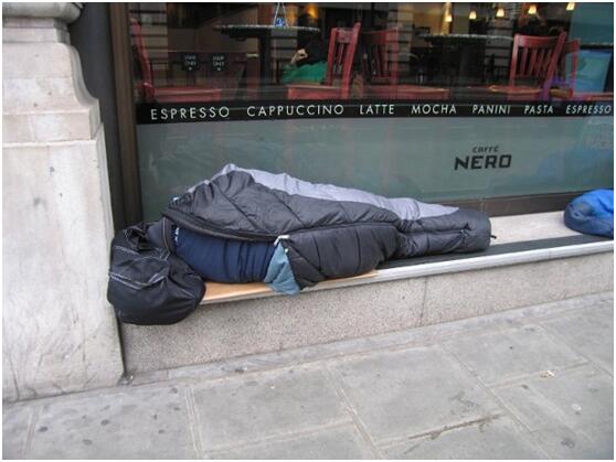 英国街头露宿者八年间增加一倍政府承认与财政紧缩有关
