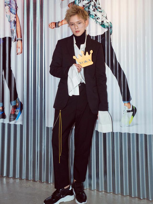 怎么样，你更喜欢谁对这条裤子的演绎呢？