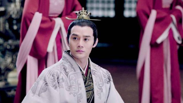 这部戏的播出，王凯真正大火起来，演技得到认可，其低音炮也吸引了一大批粉丝。