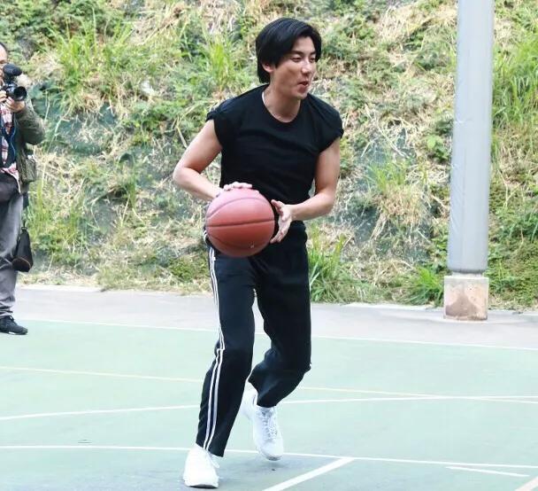 拒绝"渣男"洪永城介绍新女友 萧正楠:希望他不要辜负人家