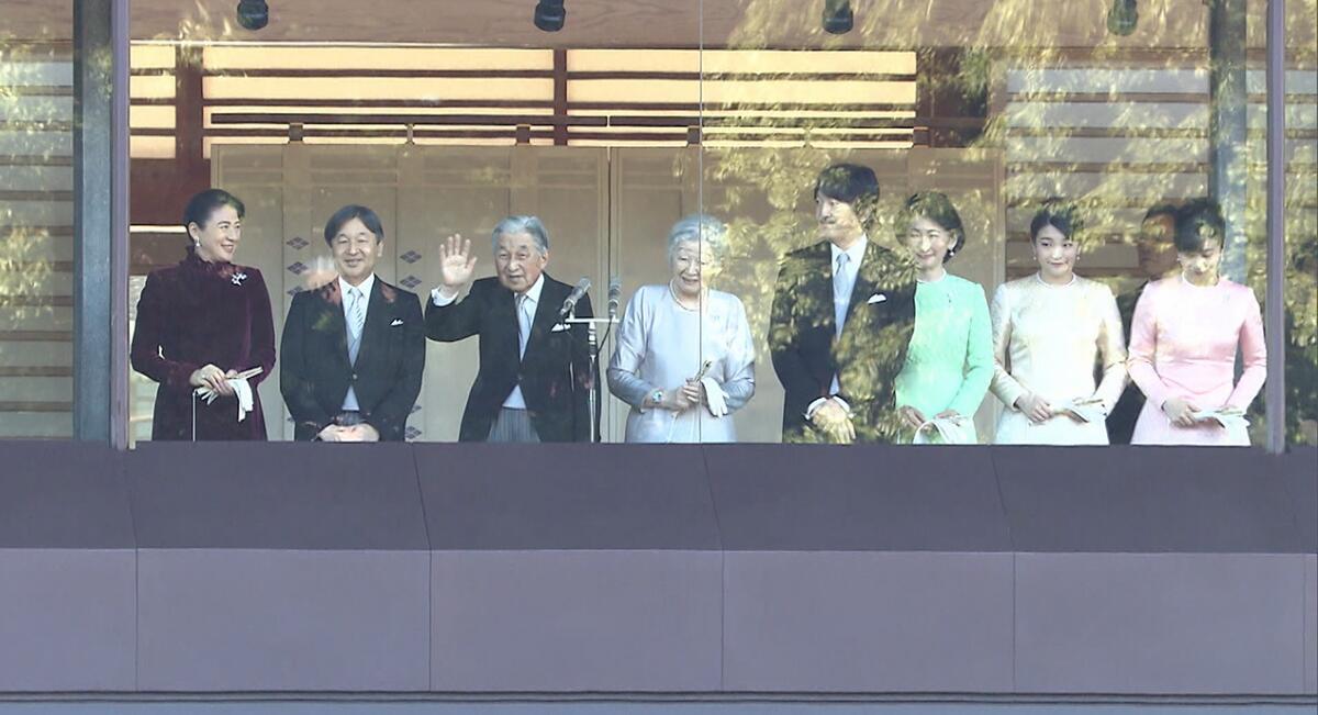 日本明仁天皇接受逾15万人新年参贺 人数创平成之最