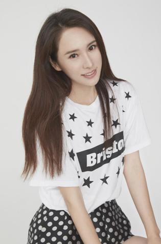 张熙媛还是在极光之恋的时候,在剧中张熙媛饰演马可,关晓彤的导师丁桐