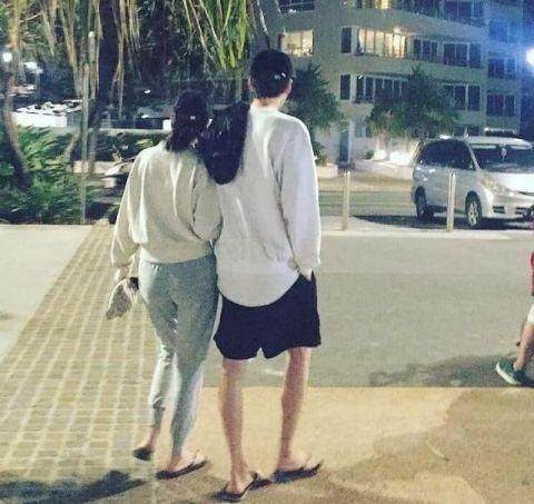 特别是看起来相当健康的金宇彬的样子让网友和粉丝非常欣慰和高兴。