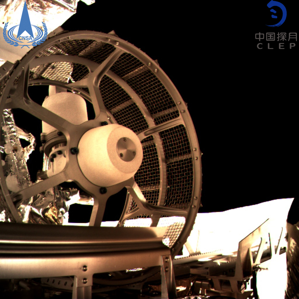 图为嫦娥四号巡视器车轮。